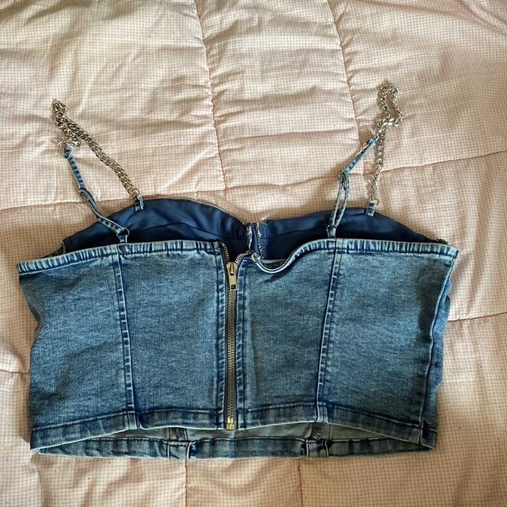 Guess - Picture 2 of 4